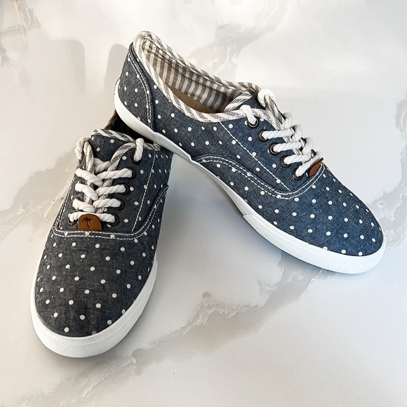 Margaritaville Shoes - Margaritaville Blue and White Denim Polka Dot Lace Up Sneakers Sz 11